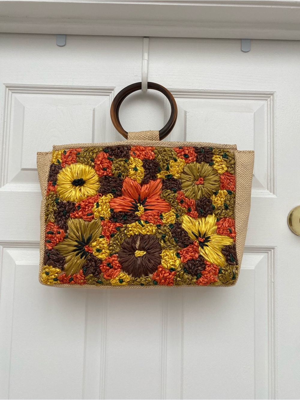 Vintage Raffia Multicolor Floral Tote w Wooden Ring Handles & Zip Top Closure
